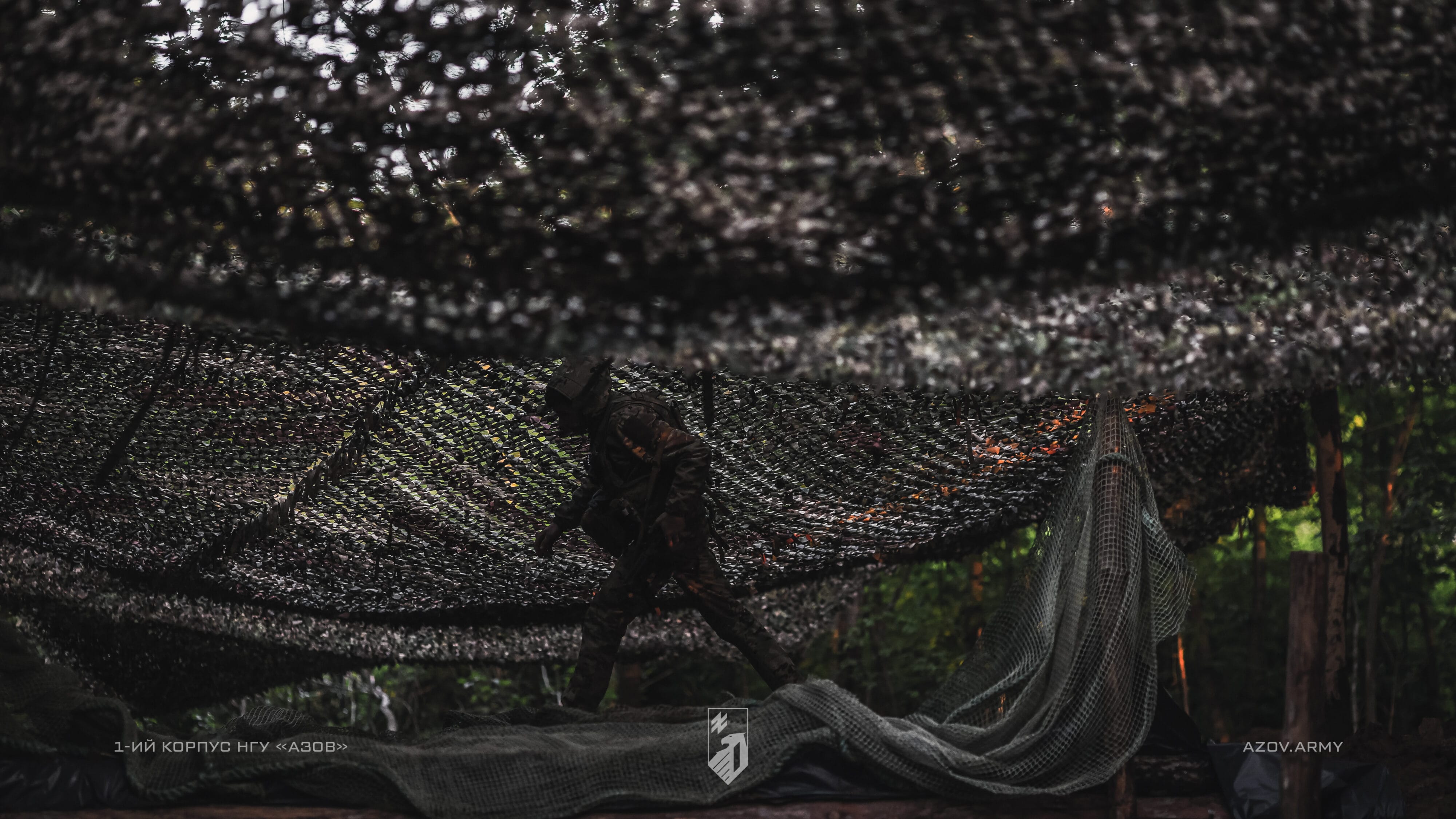 піхотинець і маскувальна сітка